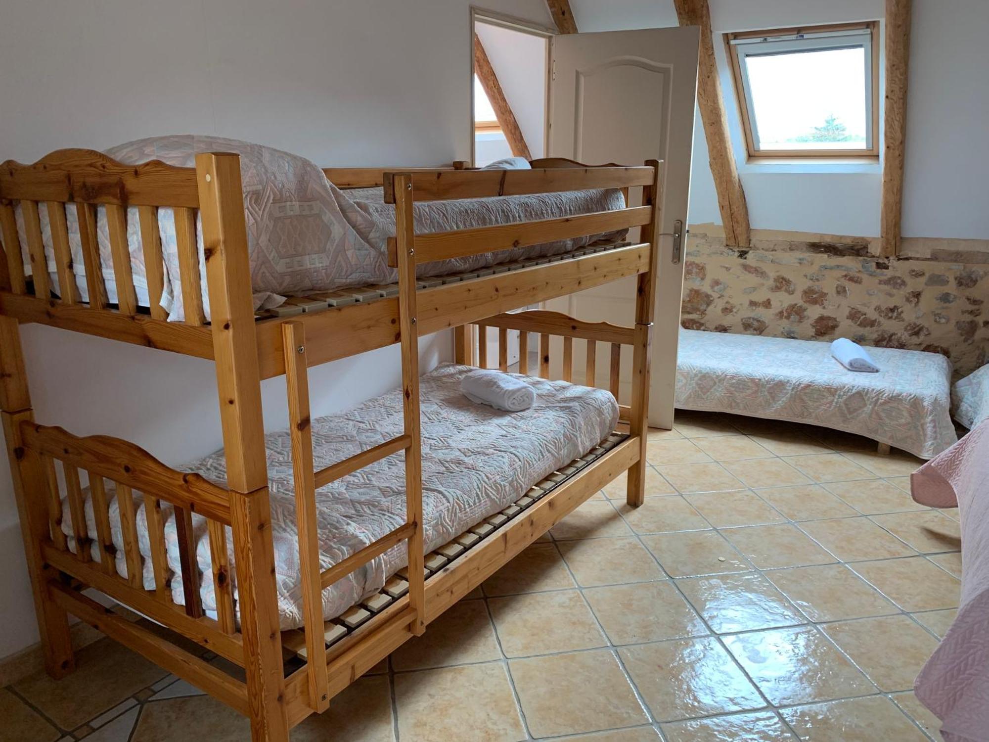 Cafe De La Place Gite & Chambres D'Hotes "Lou Pastre" Lanuéjols Dış mekan fotoğraf