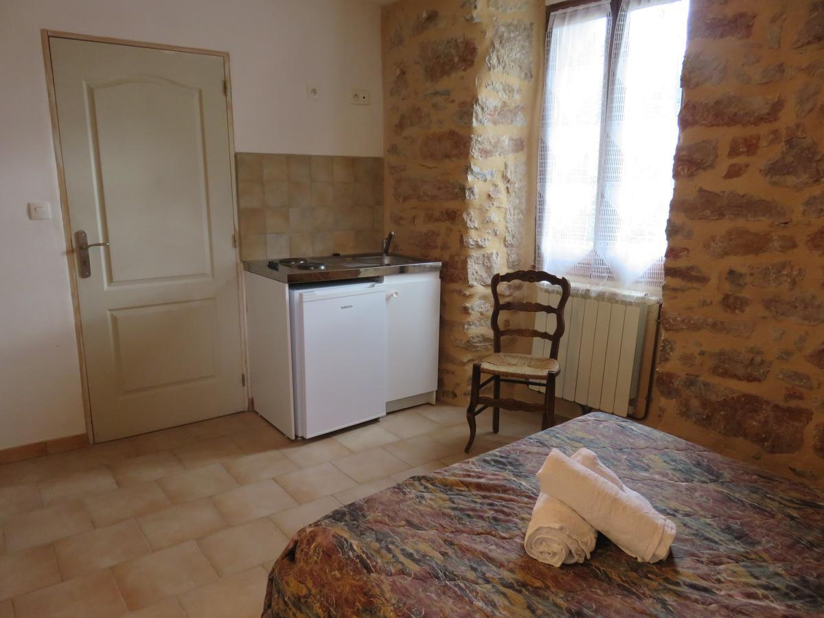 Cafe De La Place Gite & Chambres D'Hotes "Lou Pastre" Lanuéjols Dış mekan fotoğraf